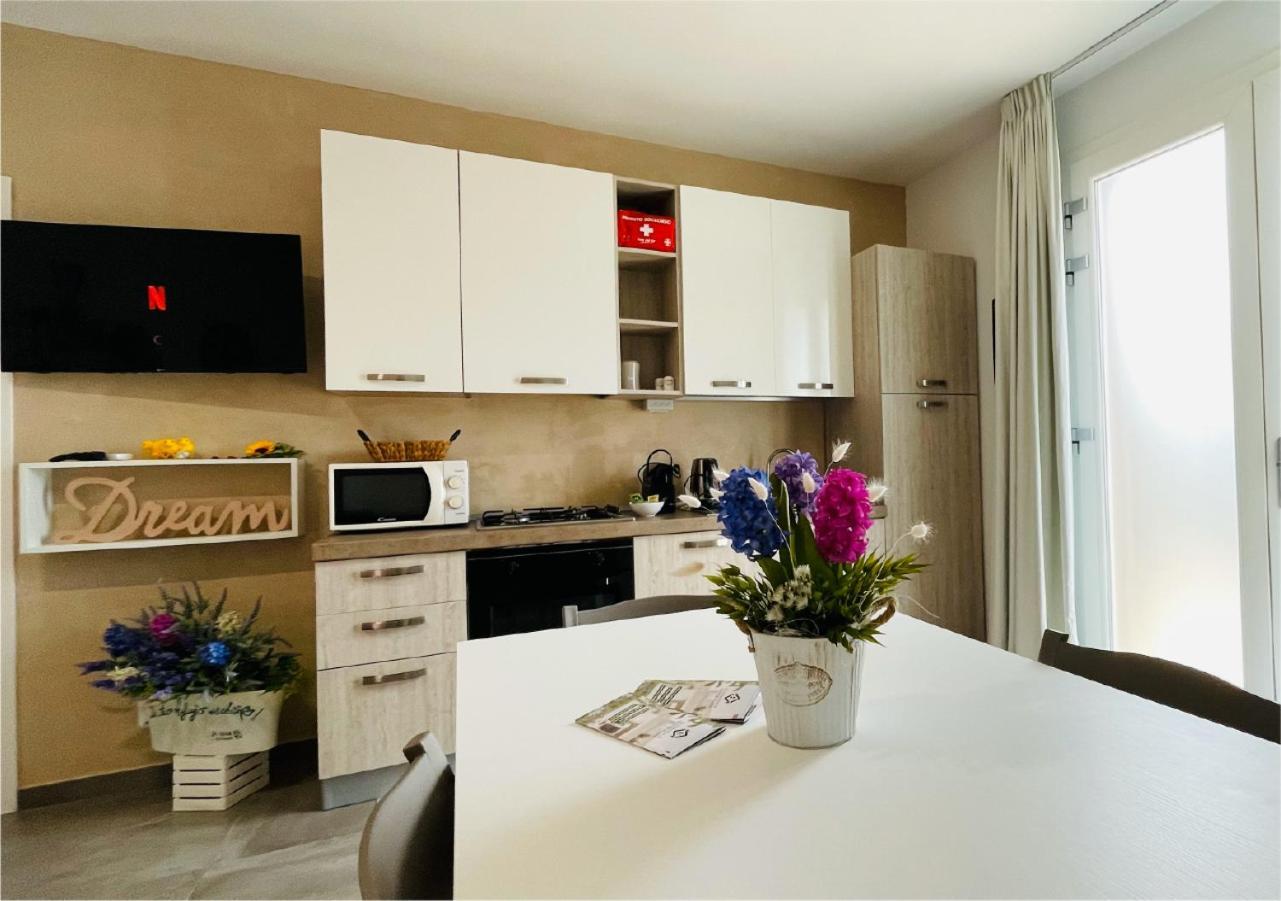 La Collina Di Montegrappa: Villa Suites with Private and Shared Pools Tuglie Exterior photo